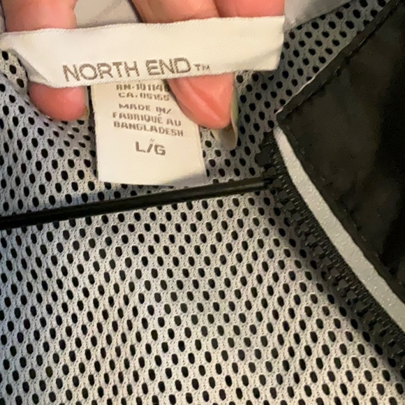 Black Windbreaker- North End - Picture 10 of 12